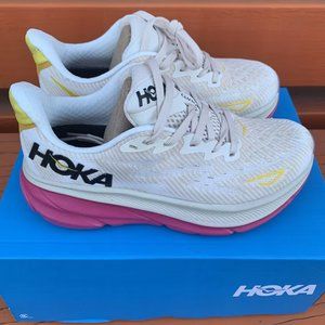 NEW Hoka Women’s Clifton 9 Pink size 8